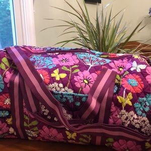 NWT Vera Bradley Round Duffel Flutterby Pattern